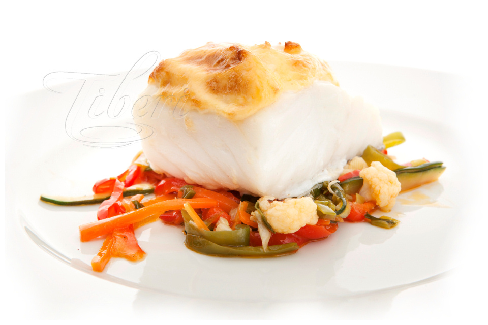 8-lomo-de-bacalao-gratinado-con-verduritas-y-alioli